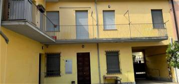 Appartamento su due piani in vendita in via Gravellona, 54