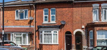 5 bedroom terraced house to rent