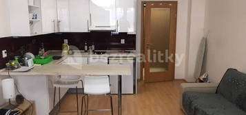 Pronájem bytu 1+kk 29 m², Hanusova, Praha