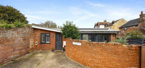 2 bedroom detached bungalow for sale