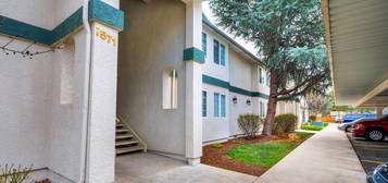 1 Month Free! The Pines Apartments, Boise, ID 83704