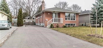 61 Aurora Heights Dr, Aurora, ON L4G 2W6