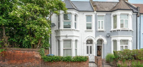 Flat for sale in Fortune Gate Road. NW10, Harlesden, London,