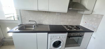 3 bed flat to rent