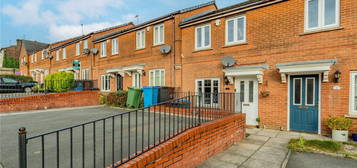 Town house for sale in Clubhouse Close, Shaw, Oldham, Greater Manchester OL2