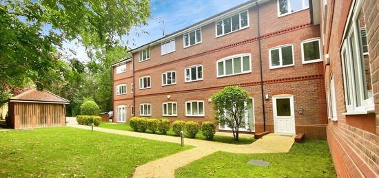 Flat for sale in Copper Beach Place, 130 Reading Road RG41