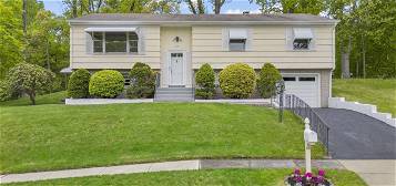6 Cold Spring Rd, West Haven, CT 06516