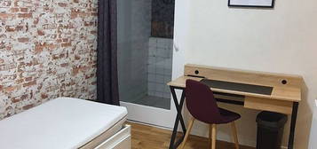 Chambre avec balcon individuel - centre lille