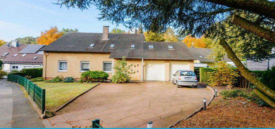 Tolles Haus - tolles Grundstück! Zweifamilienhaus mit Doppelgarage