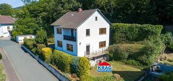 ++ KRAG Immobilien ++ Familienzuhause: 2 Bäder, 2 Küchen, Balkone ++ waldnah