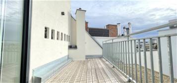 Dachgeschoss-Wohntraum mit Terrasse und perfekter Anbindung!