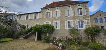 BELLE MAISON BOURGEOISE - CENTRE VILLE MONTBARD - 330 M2