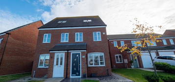 3 bedroom semi-detached house to rent