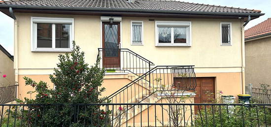 Maison Saint Genest Lerpt 5 pièce(s) 90 m2