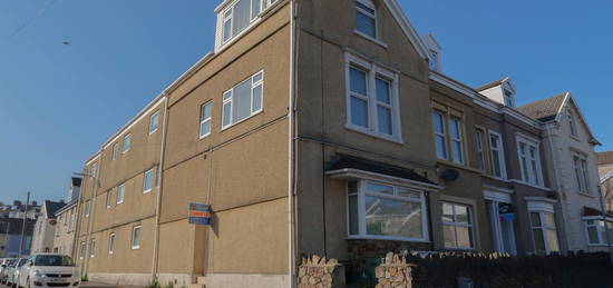 Flat to rent in Phillips Parade, Swansea SA1