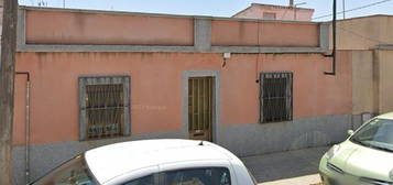 Chalet pareado en venta en calle del Moncayo