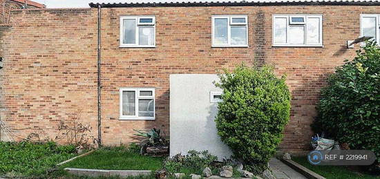 5 bedroom terraced house