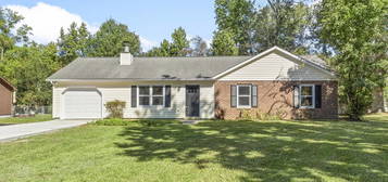 2106 Foxhorn Rd, Trent Woods, NC 28562