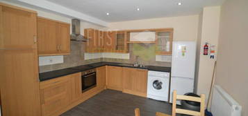 5 bedroom semi-detached house