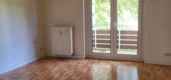 Wir renovieren... Tolle 3 -Raumwohnung mit Tageslichtbad und Balkon+ Kautionsfrei!