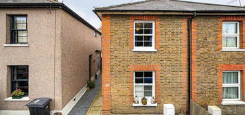 2 bedroom semi-detached house to rent