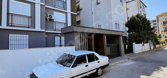 YENİGÜNDE MEVLANA CAD. YAKINI GENİŞ KULLANIŞLI 1+1 ARAKAT DAİRE