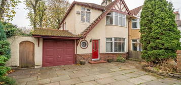 4 bed semi-detached house for sale