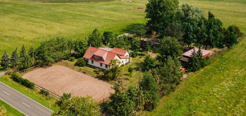 Einfamilienhaus in Alleinlage bei Neutrebbin - Mit Pferdehof, Scheune, Pool, Garage, Keller u.v.m.