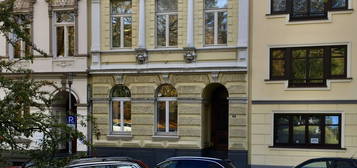 In Patrizierhaus bester Lage: 65 qm-Whg. m. Südbalkon