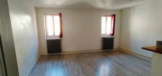 Studio  à louer, 1 pièce, 25 m², Étage 1/–