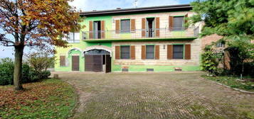 Casa indipendente in vendita in via Vittorio Emanuele II s.n.c