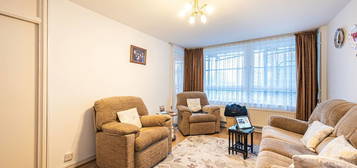 3 bed flat to rent