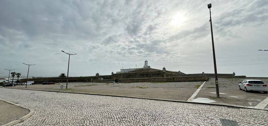 Edifício para reabilitação - Forte Peniche - 1ª Linha (3 Lotes)