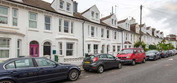 6 bedroom terraced house