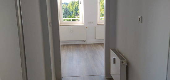 Wohnung (60 m², 2,5-Zimmern, EBK, RE-Berghausen) zu vermieten