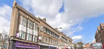 Flat to rent in Streatham High Road, London SW16