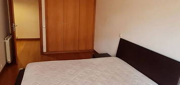 Arrendamento de Apartamento T1  na rua Roberto Ivens, 761