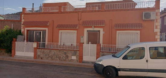 Casa adosada en venta en Tabernas