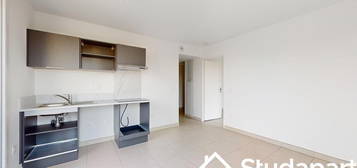 Studio  à louer, 1 pièce, 38 m², Étage 2/–