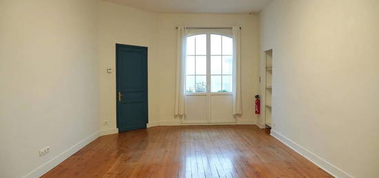 Appartement  à louer, 5 pièces, 4 chambres, 112 m²