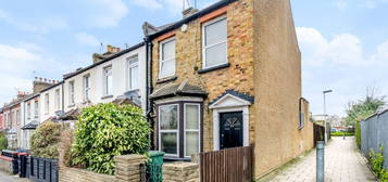 3 bed end terrace house to rent