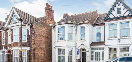 4 bedroom terraced house