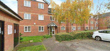 Flat for sale in Foxglove Way, Wallington SM6