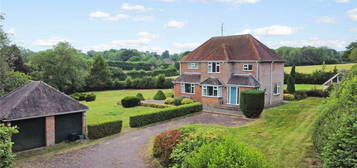 4 bed detached house for sale