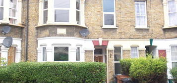 3 bed flat to rent