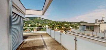 Luxuriöses Dachgeschoß-Paradies in Hinterbrühl inkl. 130m² Garten und 100m² Dachterasse