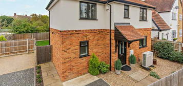 3 bedroom detached house