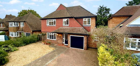 5 bedroom detached house