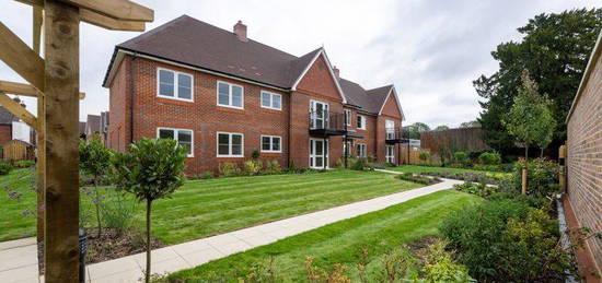 Flat for sale in Victoria Road, Cranleigh GU6