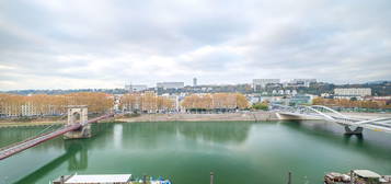 Vente appartement 4 pièces sur quai de Saône, dernier étage, grand balcon, vue superbe